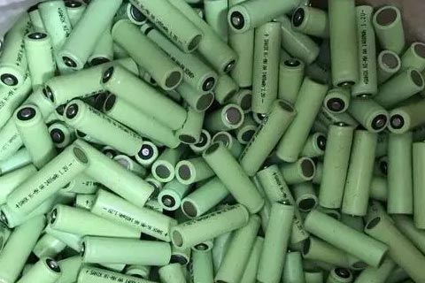 ㊣山亭冯卯专业回收汽车电池☯艾默森三元锂电池回收☯收废旧三元锂电池